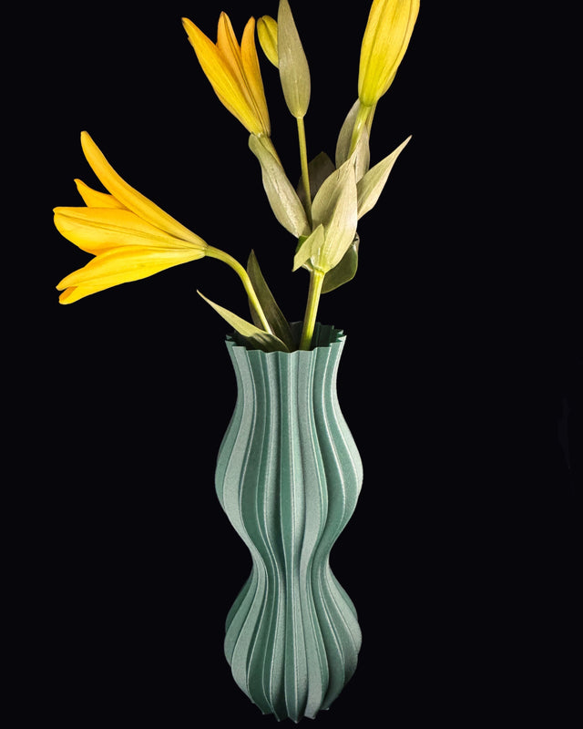 Double Bubble Vase (Recycled Polypropylene Fishing Nets)