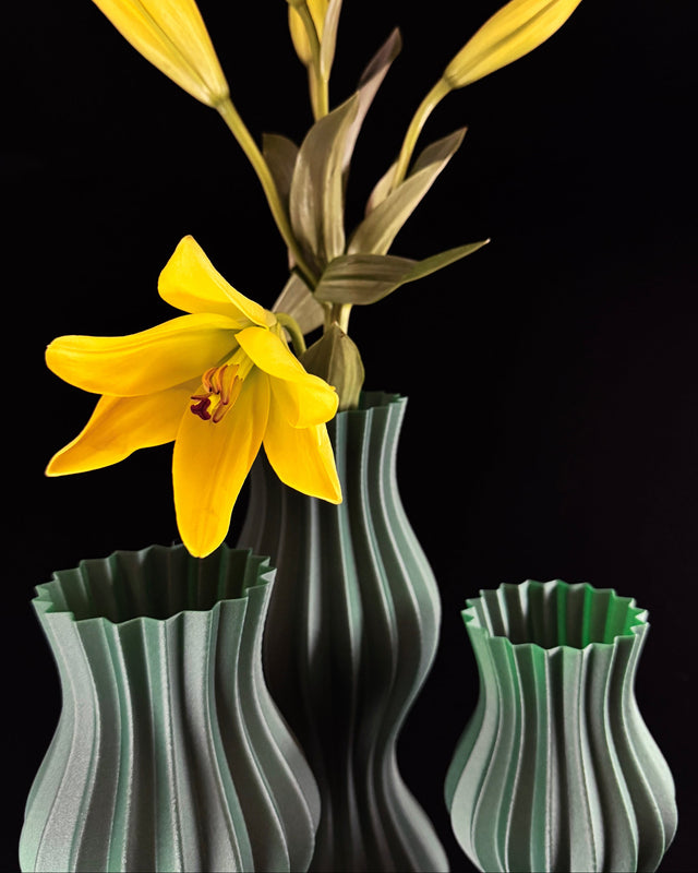 Double Bubble Vase (Recycled Polypropylene Fishing Nets)